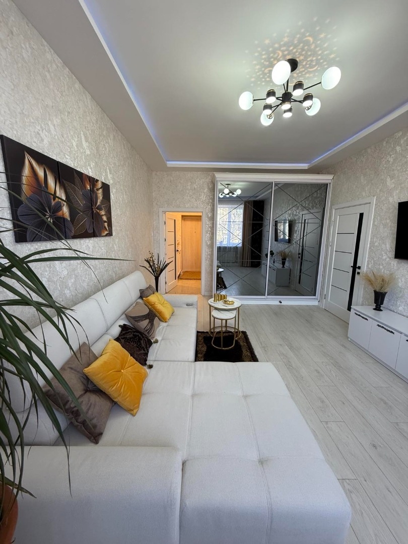 продажа трехкомнатной квартиры номер A-173672 в Приморском районе, фото номер 16